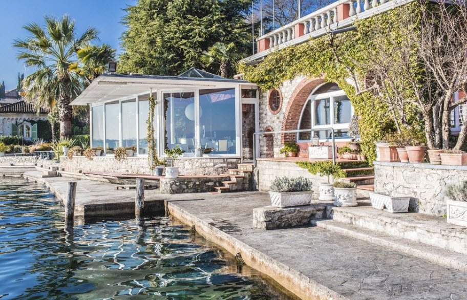 Lido 84 (Como, Italy)